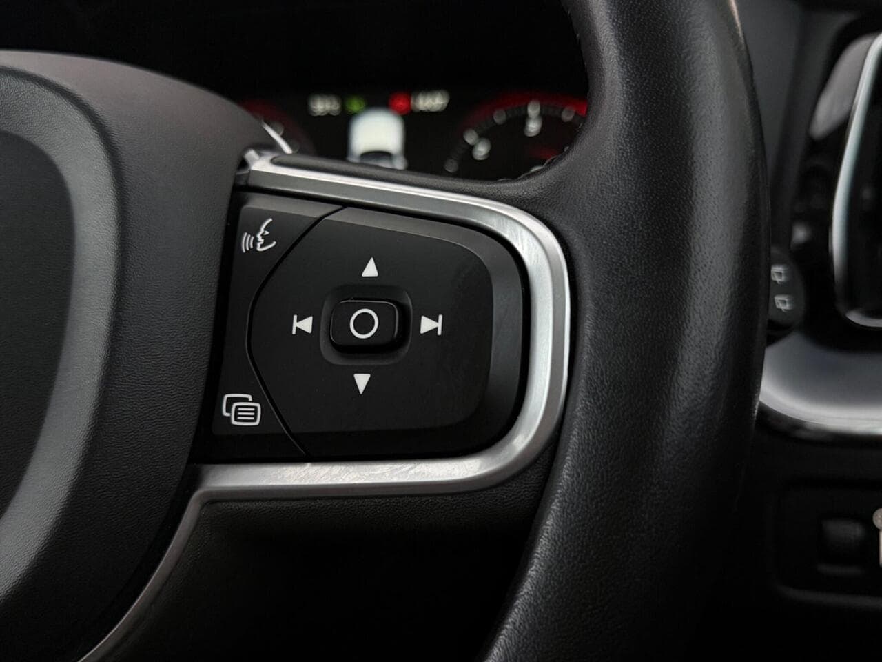 Volvo XC60 thumbnail Misc Controls