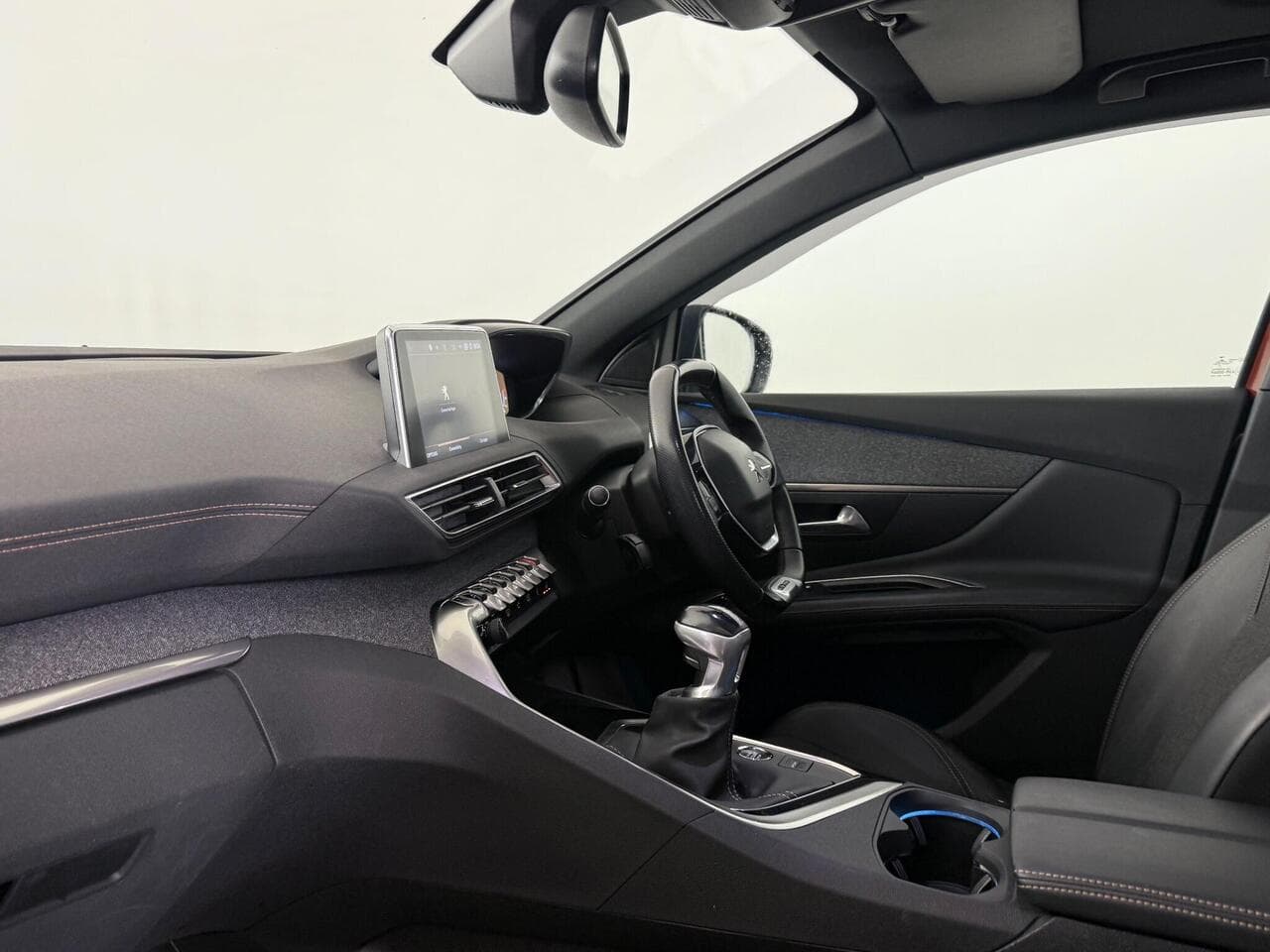 Peugeot 3008 thumbnail Interior Front