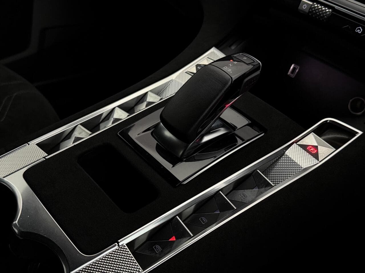 DS AUTOMOBILES DS 7 thumbnail Interior Front