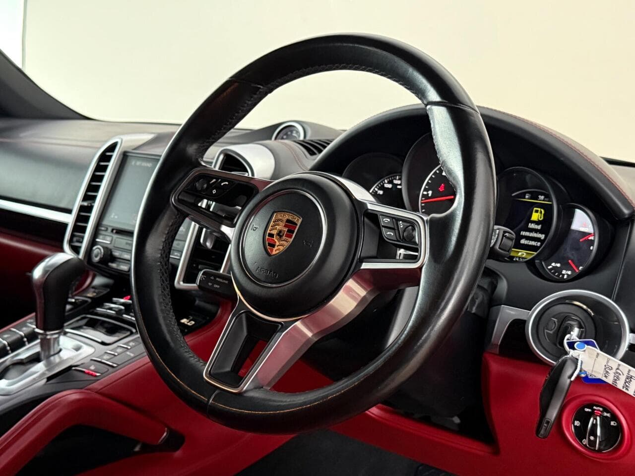 Porsche Cayenne thumbnail Inconclusive