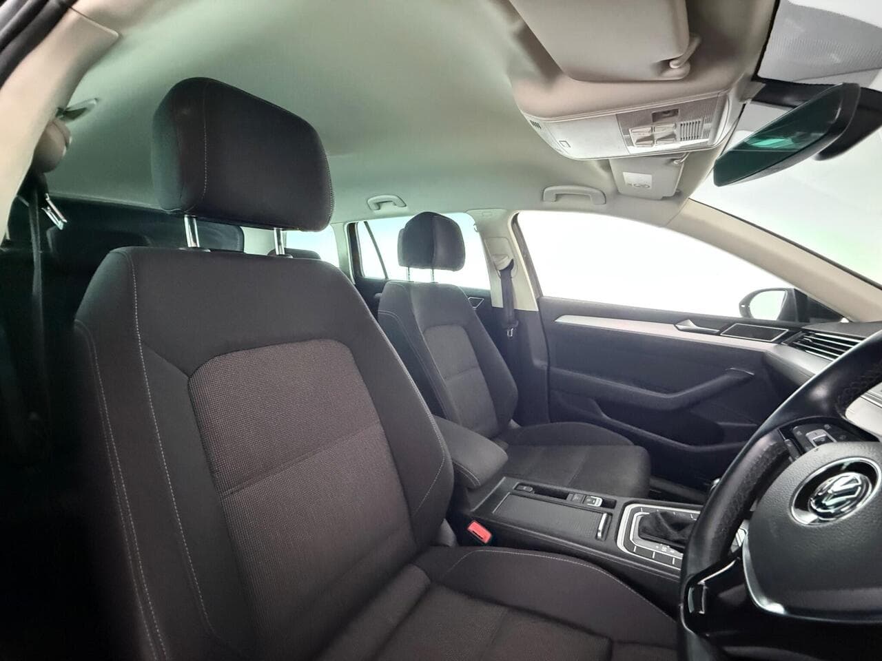 Volkswagen Passat thumbnail Seat Driver