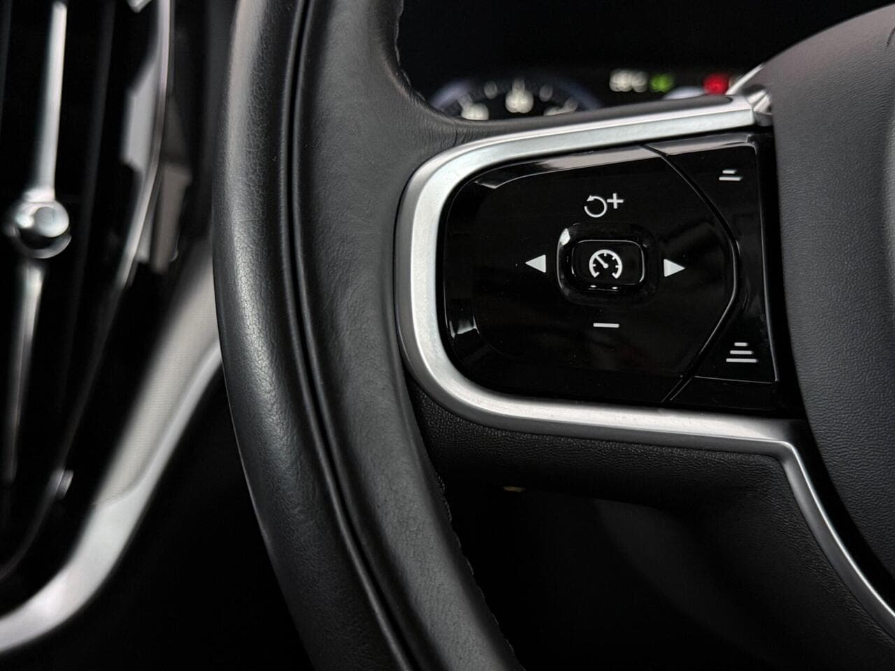 Volvo S60 thumbnail Misc Controls