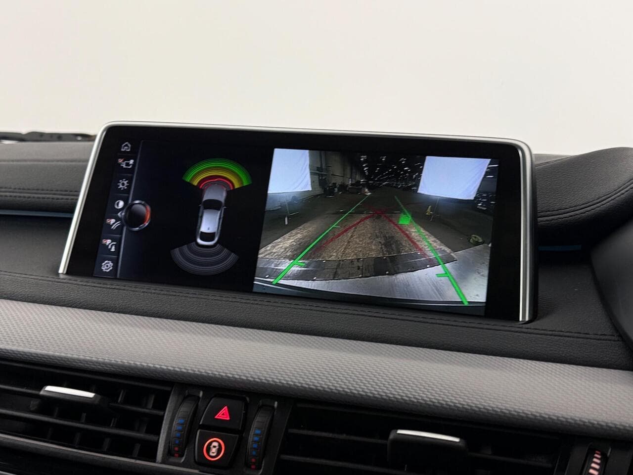 BMW X6 thumbnail Infotainment System