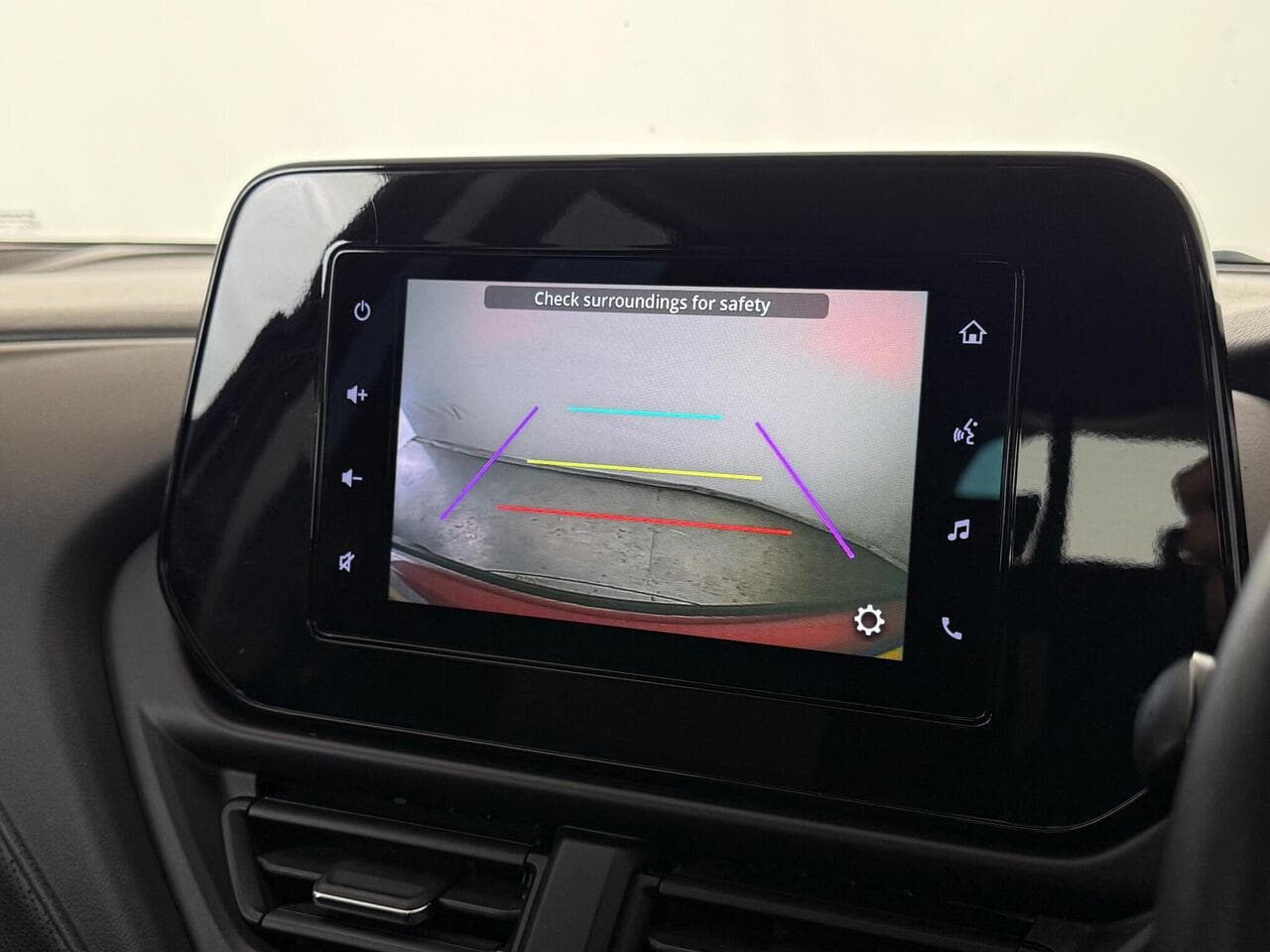 Suzuki S-Cross thumbnail Infotainment System