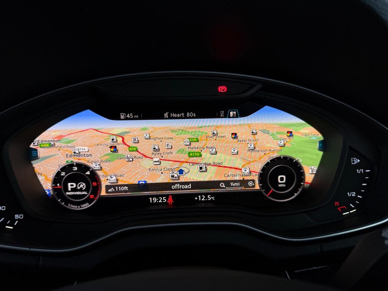 Audi Q5 thumbnail Driver Instruments