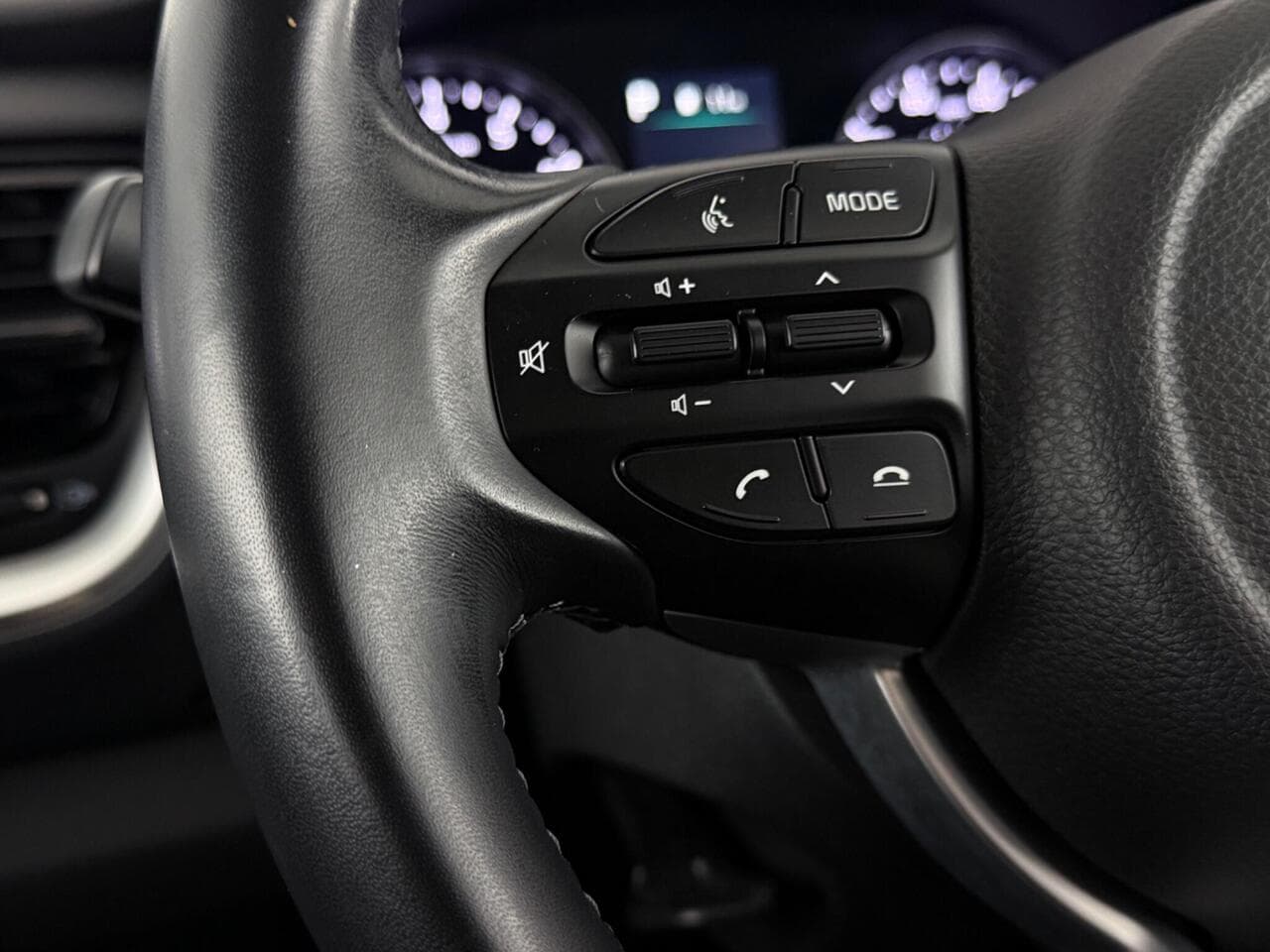 Kia Stonic thumbnail Misc Controls
