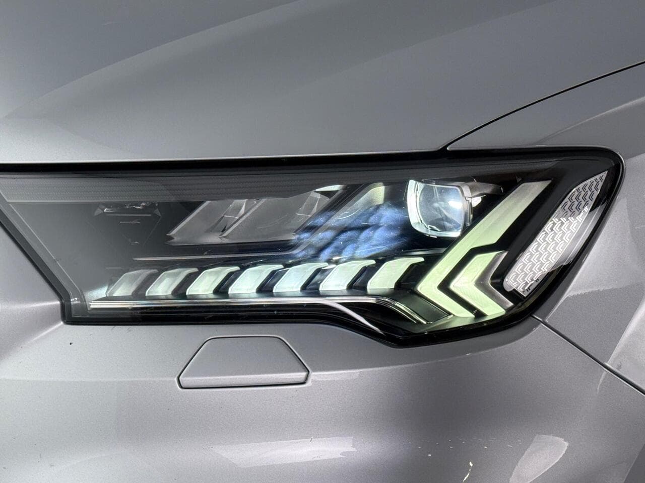 Audi Q7 thumbnail Badge Exterior