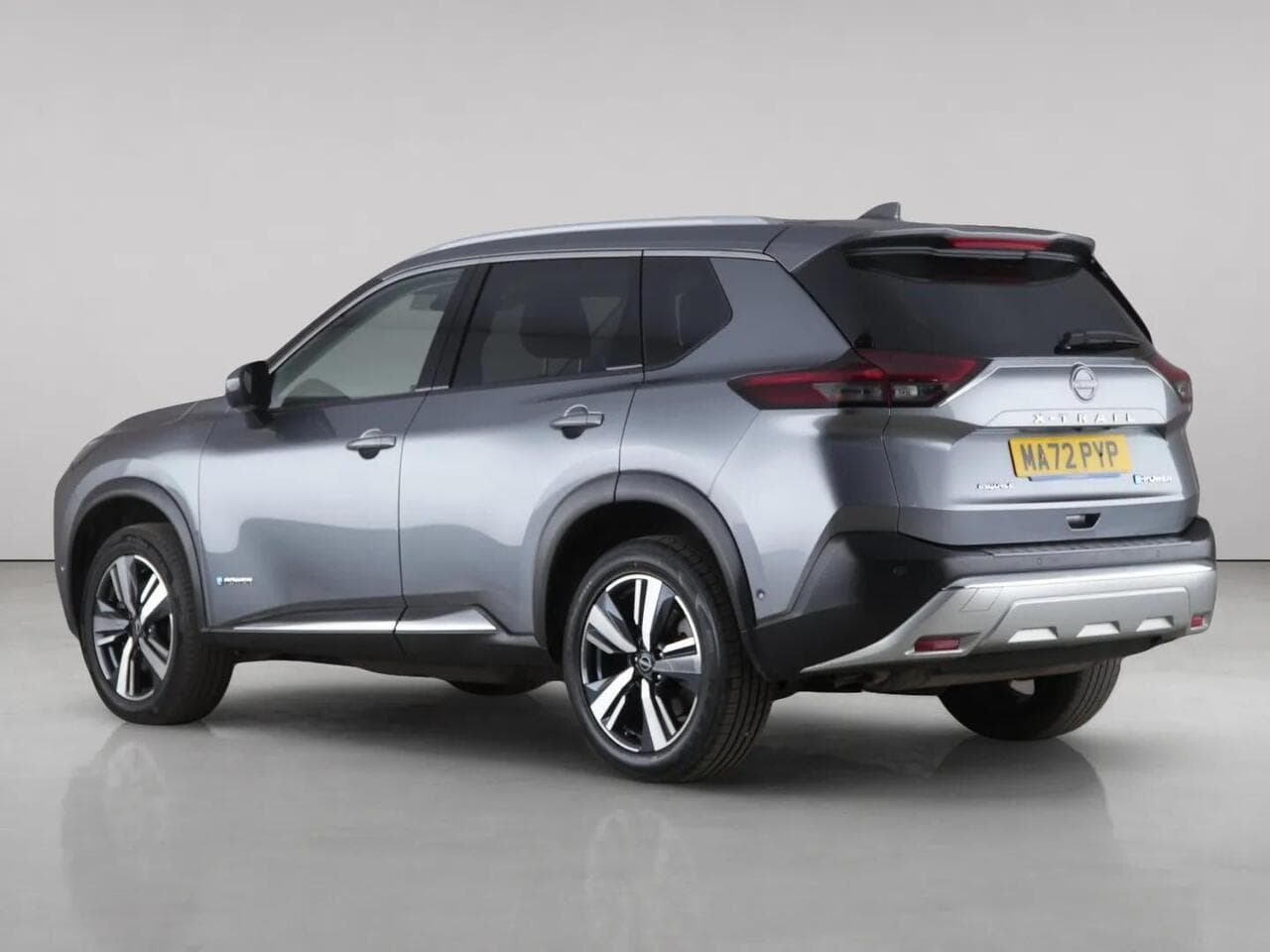 Nissan X-Trail thumbnail Rear Left