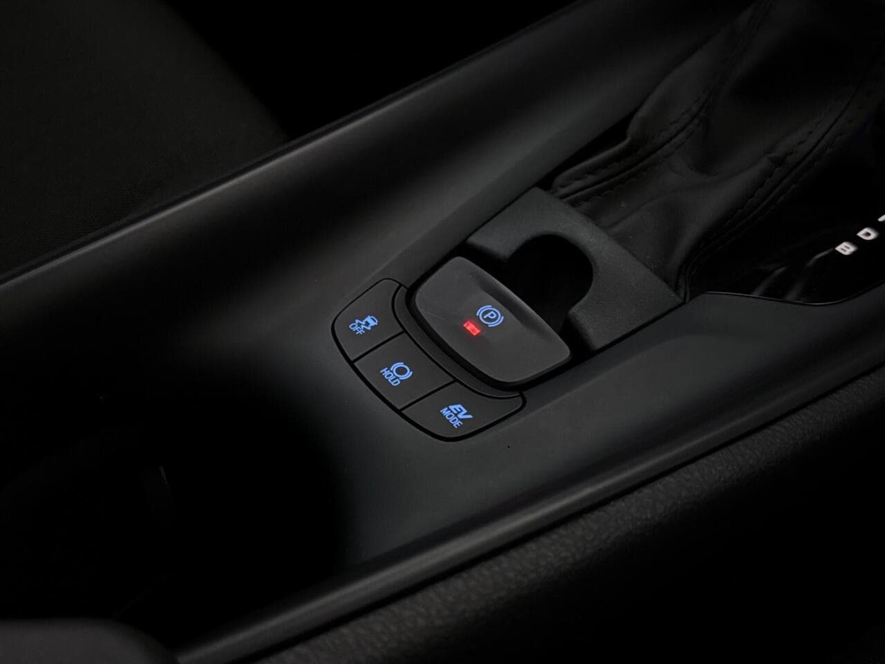 Toyota C-HR thumbnail Misc Controls