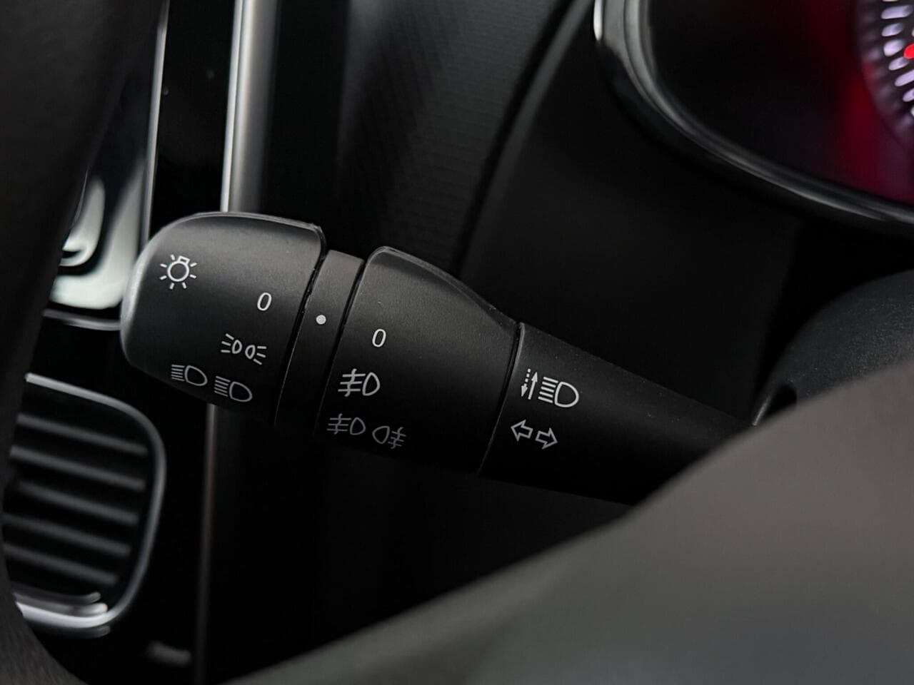 Renault Clio thumbnail Misc Controls