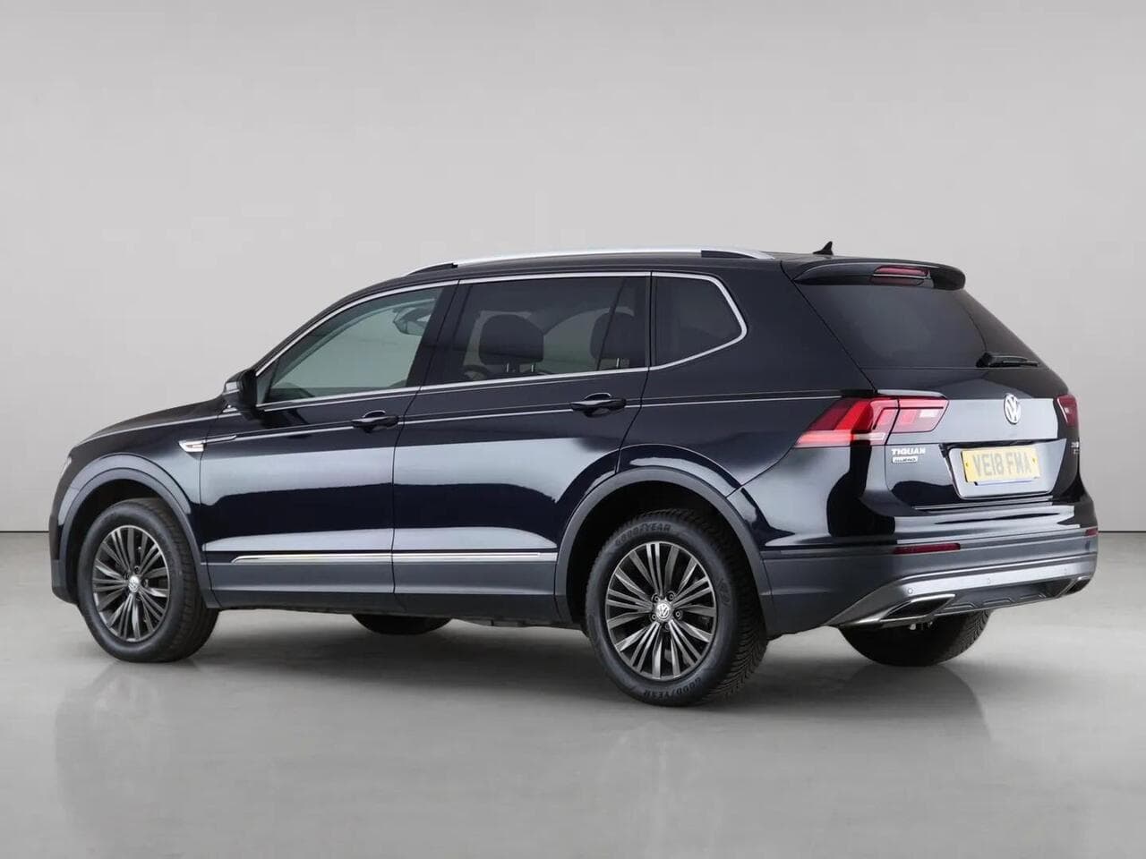 Volkswagen Tiguan Allspace thumbnail Side Left