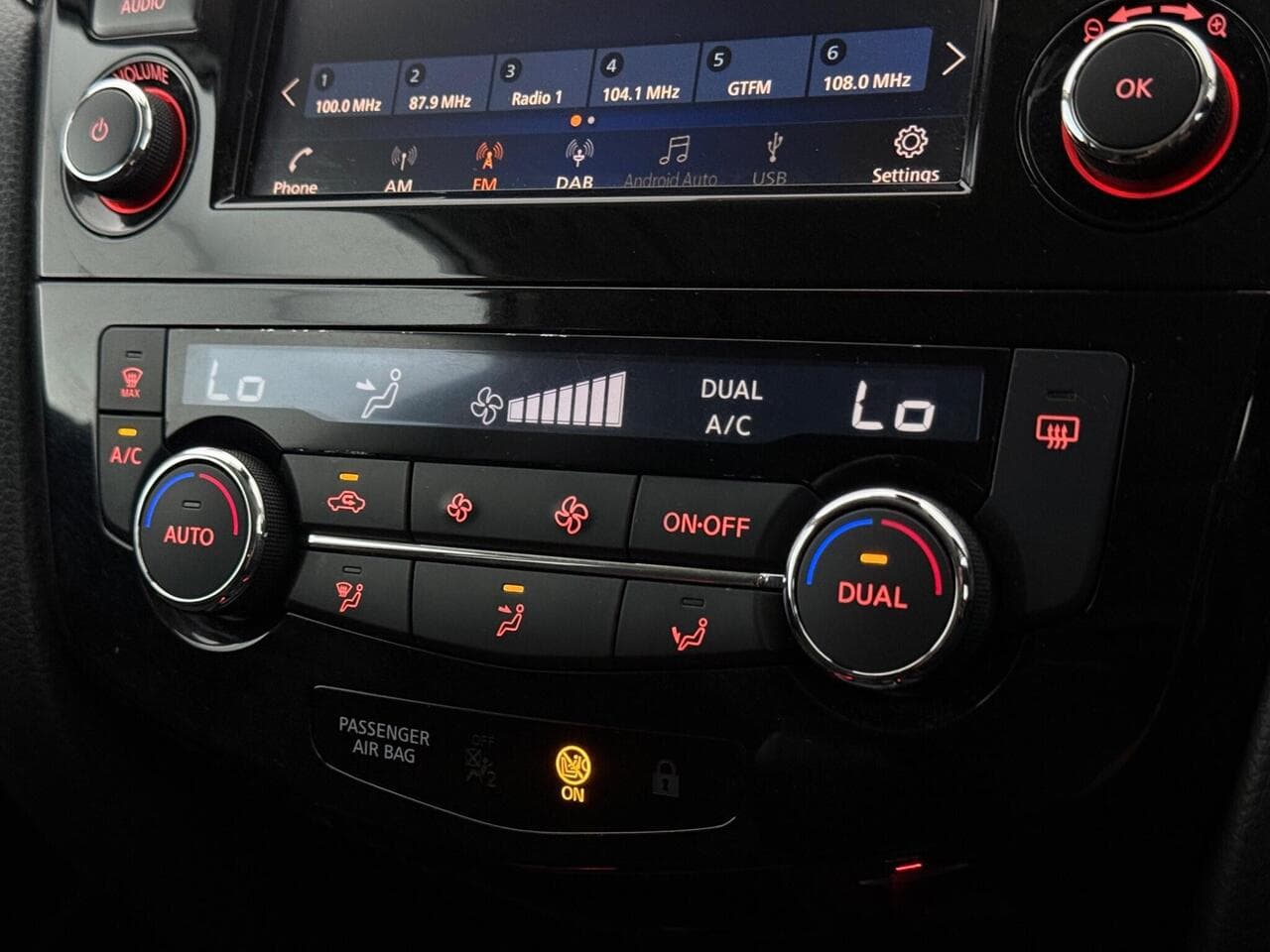 Nissan Qashqai thumbnail Infotainment System
