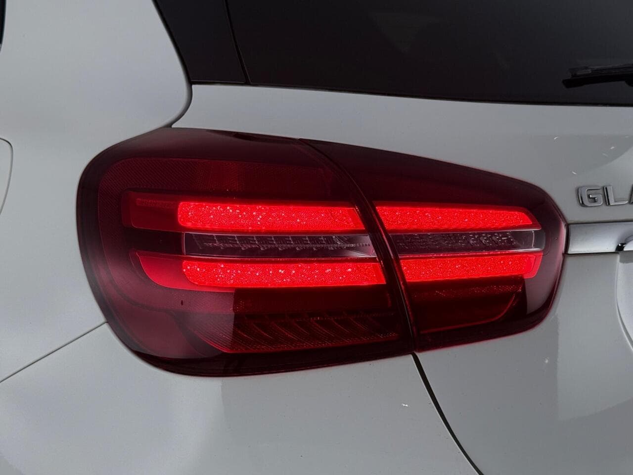 Mercedes-Benz GLA thumbnail Lights Rear