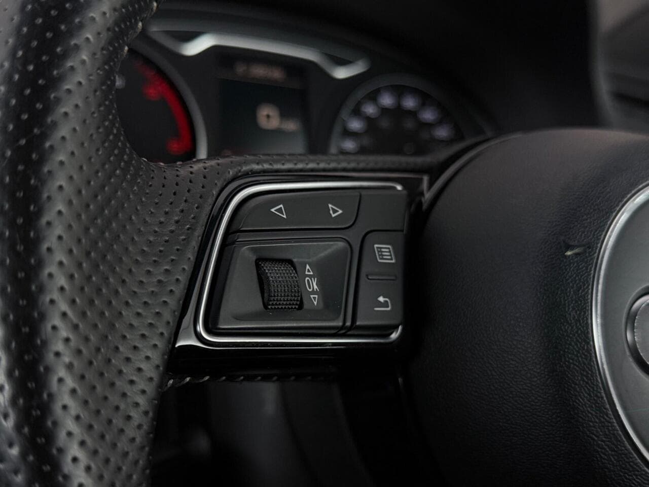 Audi A3 Cabriolet thumbnail Misc Controls