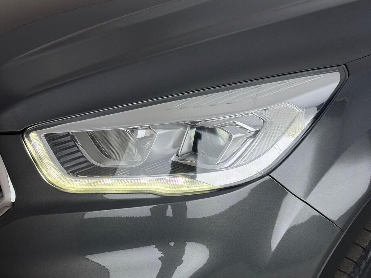 Ford Kuga thumbnail Lights Front