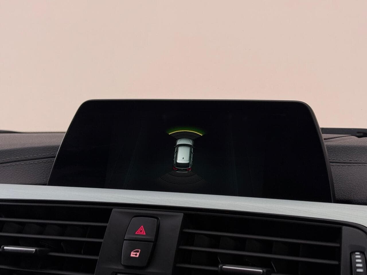 BMW 3 Series thumbnail Infotainment System