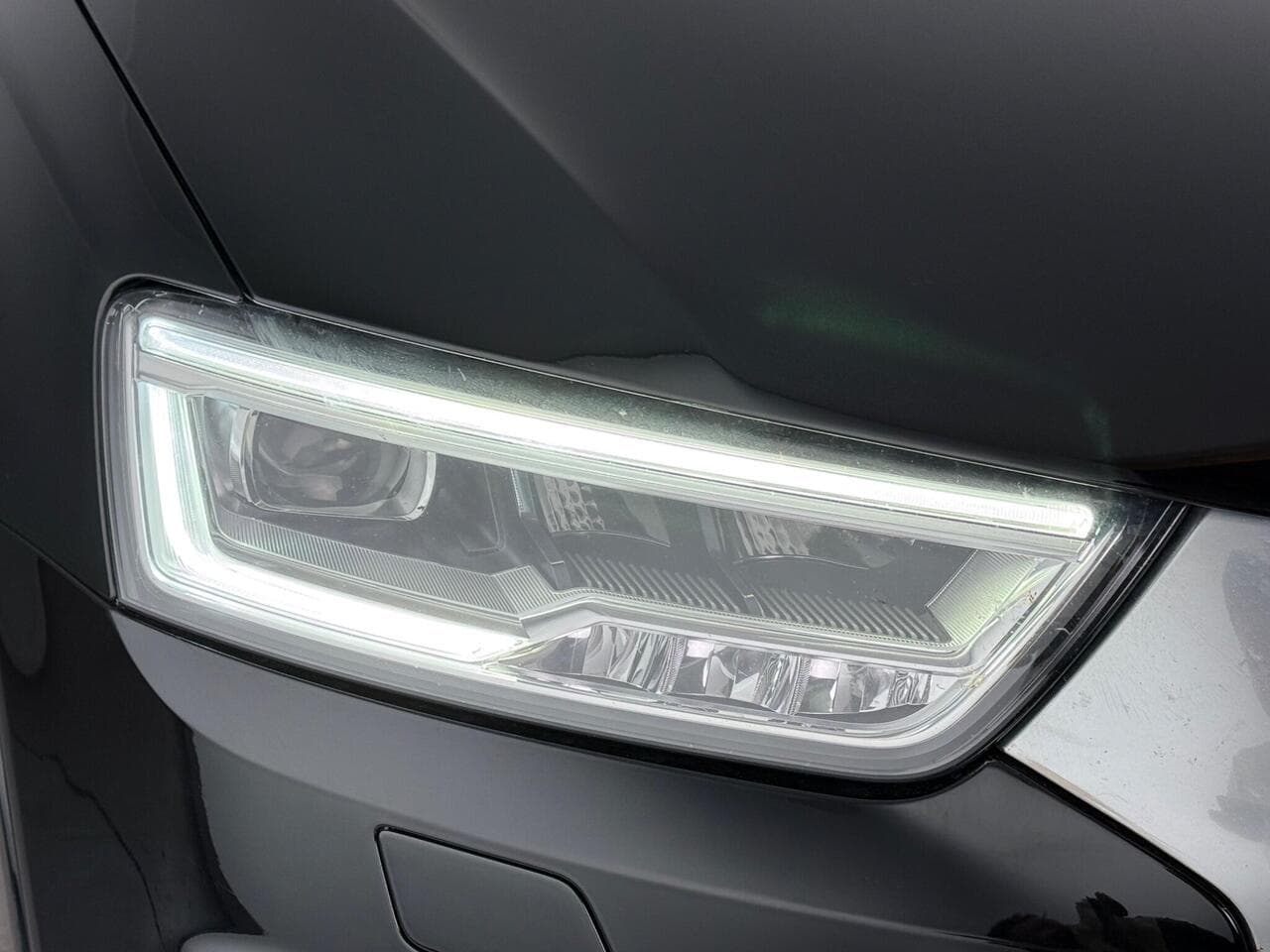 Audi Q3 thumbnail Lights Front