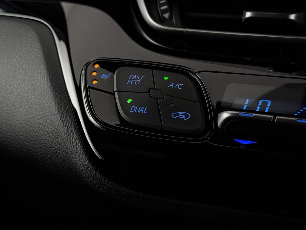 Toyota C-HR thumbnail Misc Controls