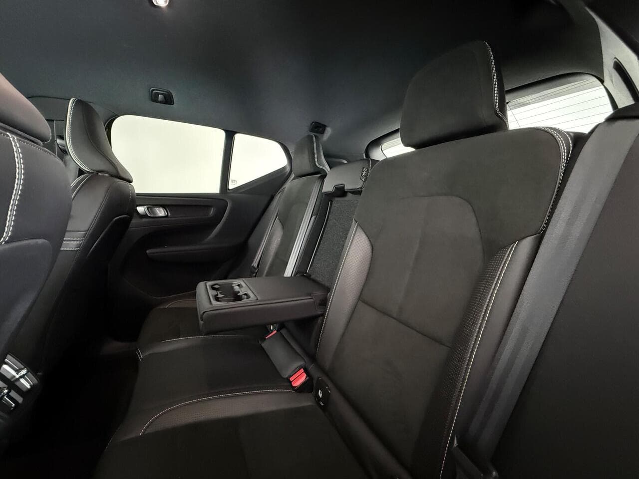 Volvo XC40 thumbnail Seats Rear