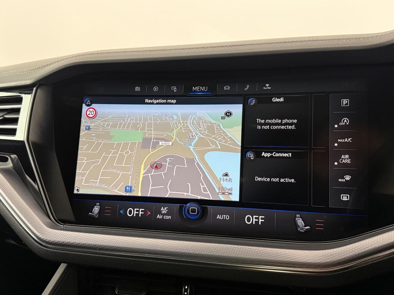 Volkswagen Touareg thumbnail Infotainment System