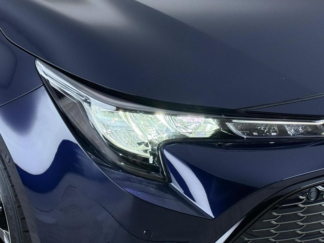 Toyota Corolla thumbnail Lights Front