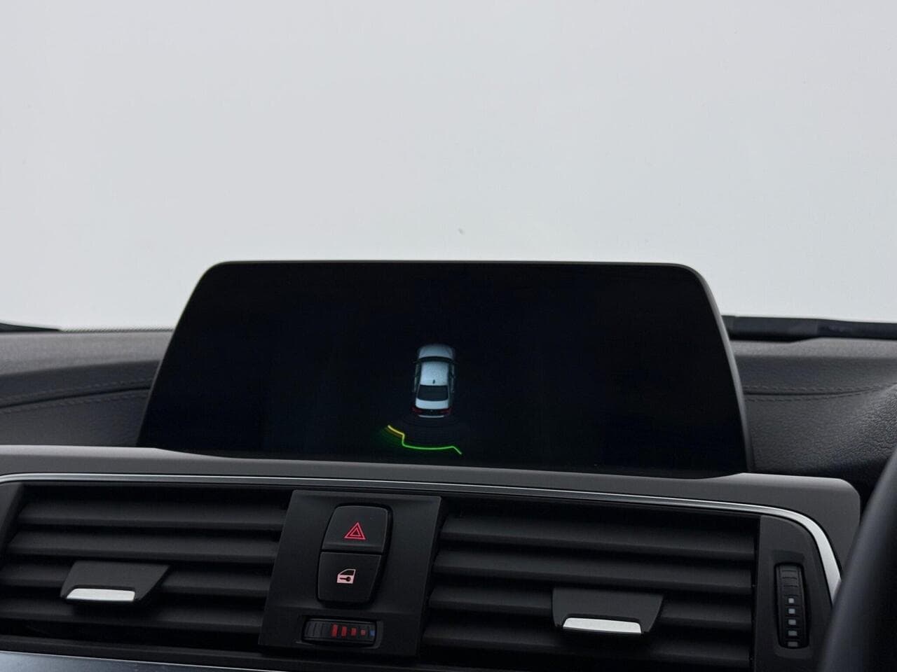 BMW 3 Series thumbnail Infotainment System