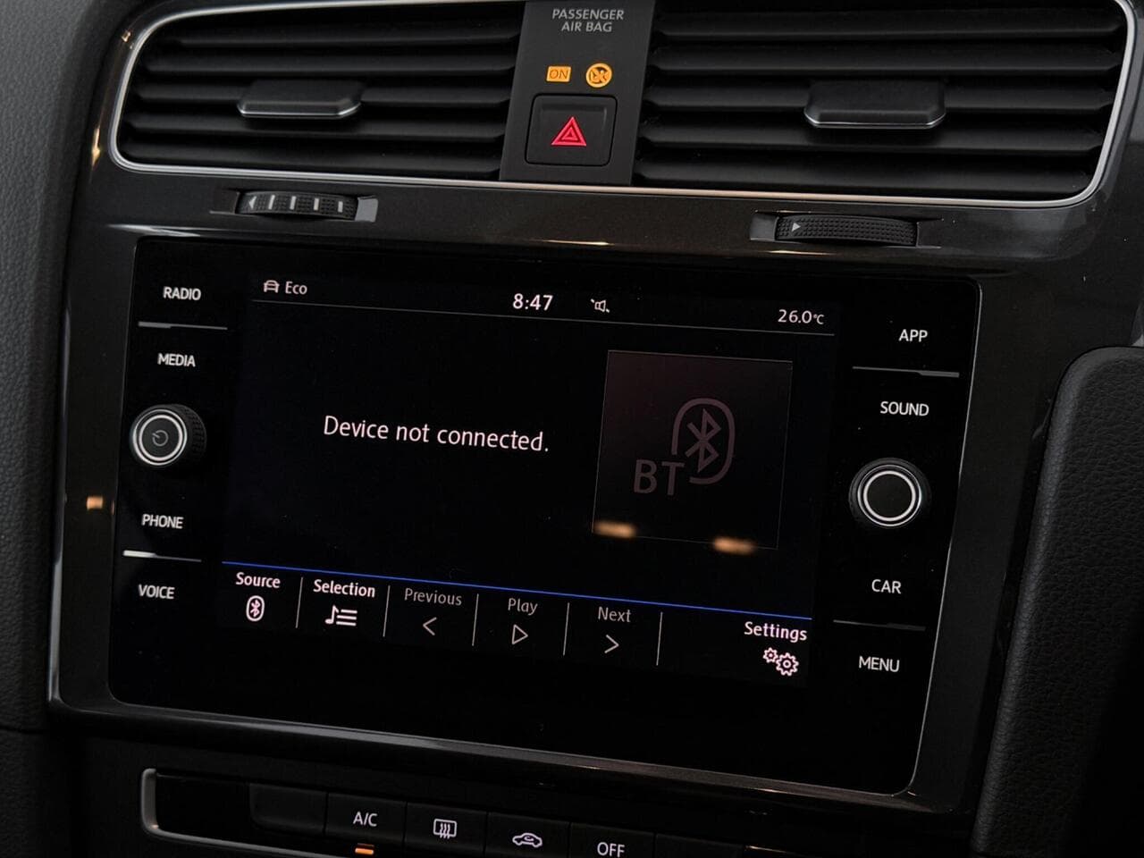 Volkswagen Golf thumbnail Infotainment System
