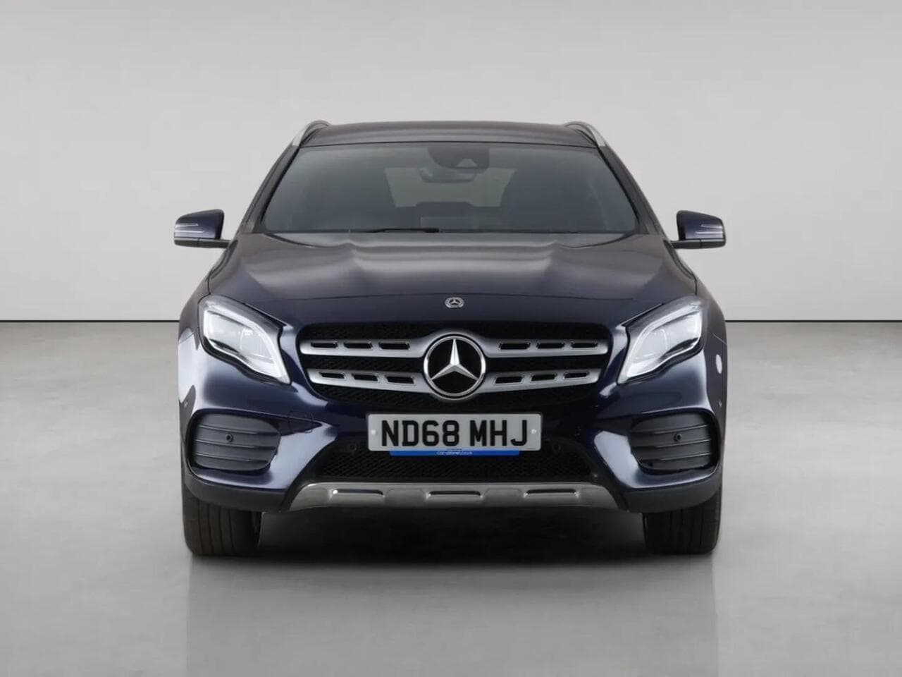 Mercedes-Benz GLA thumbnail Front