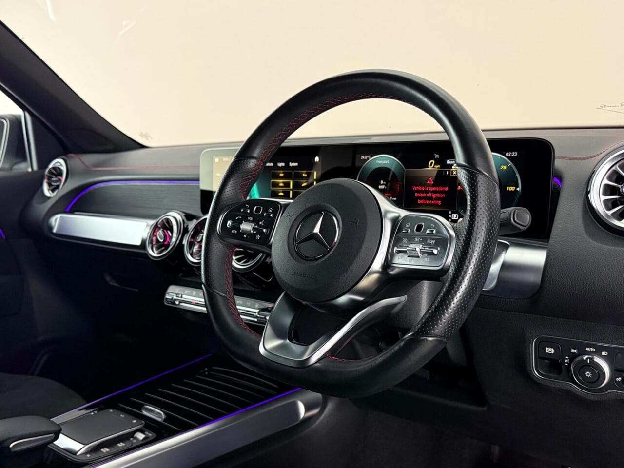 Mercedes-Benz EQB thumbnail Interior Front