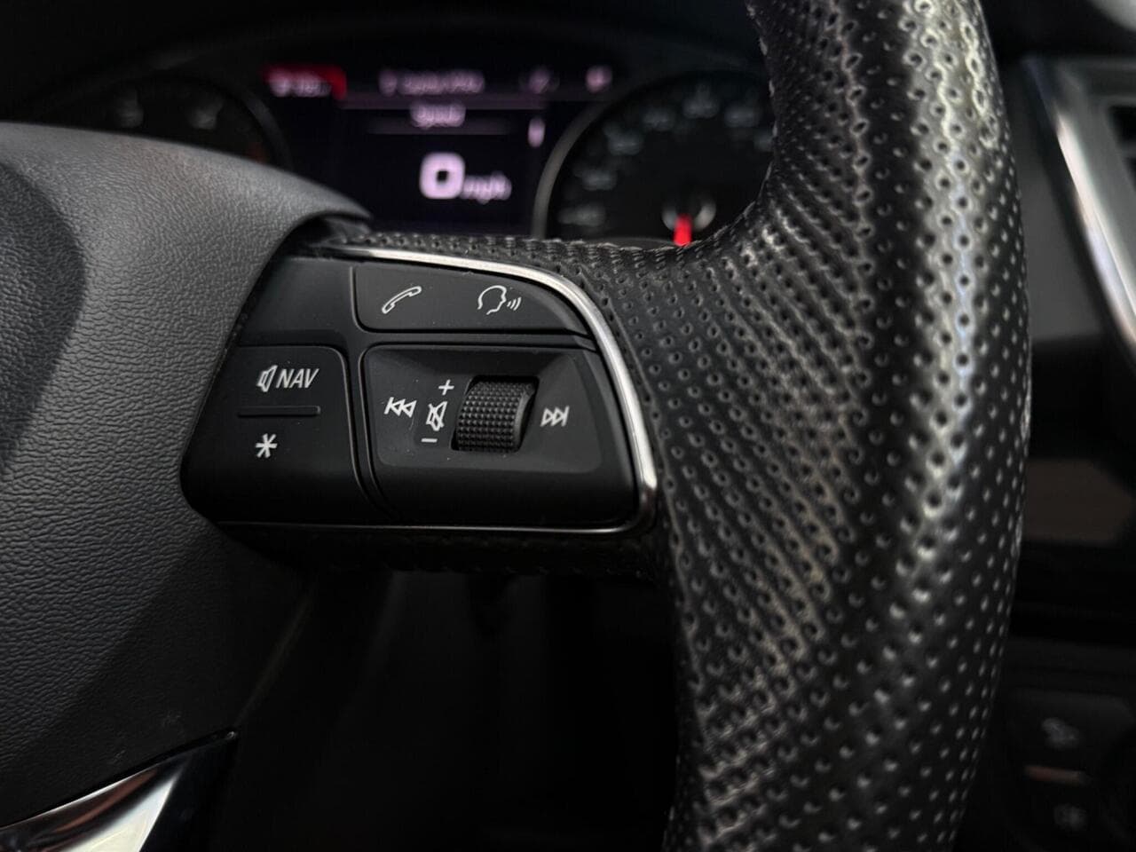 Audi Q5 thumbnail Misc Controls