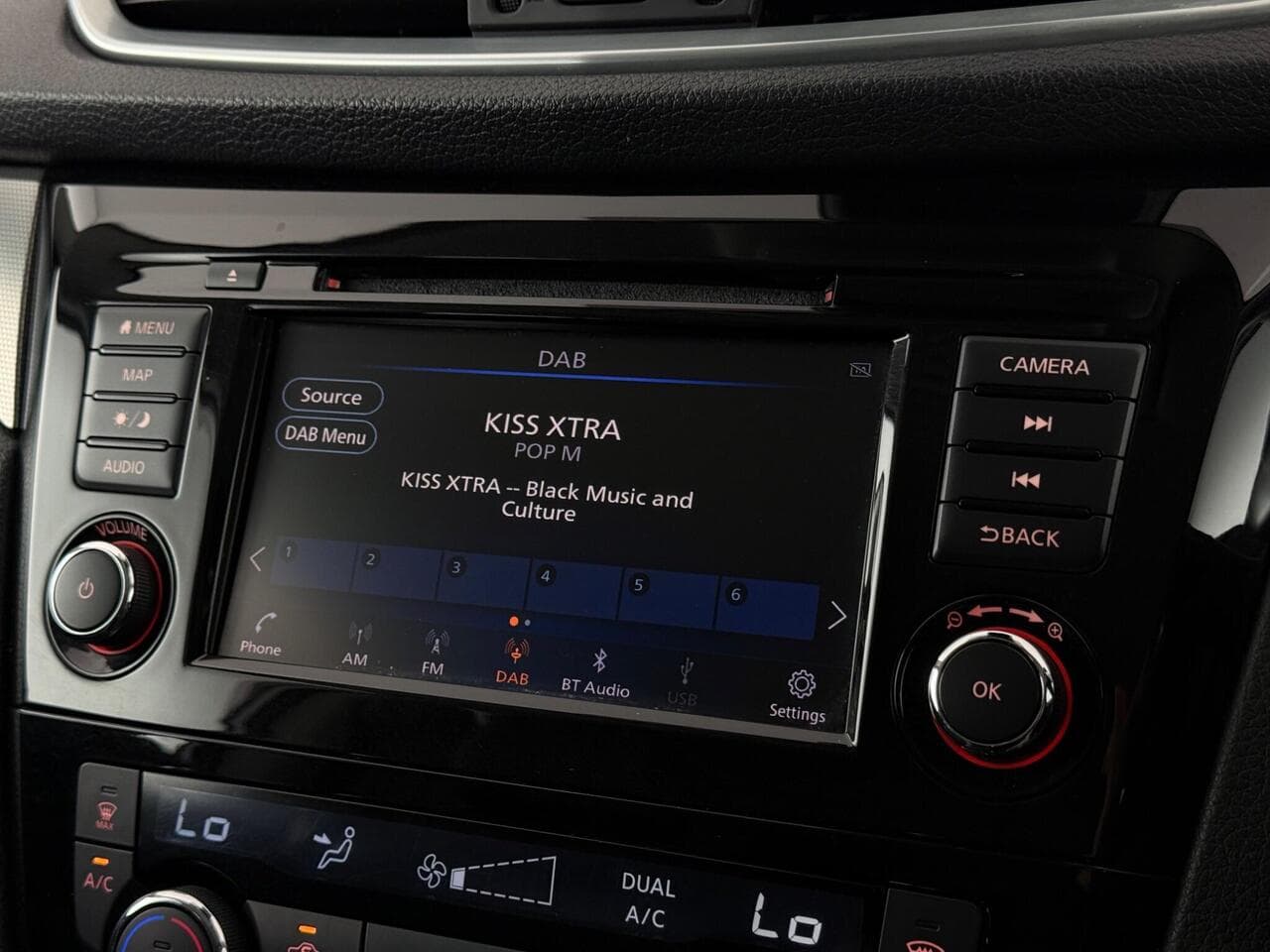 Nissan Qashqai thumbnail Infotainment System