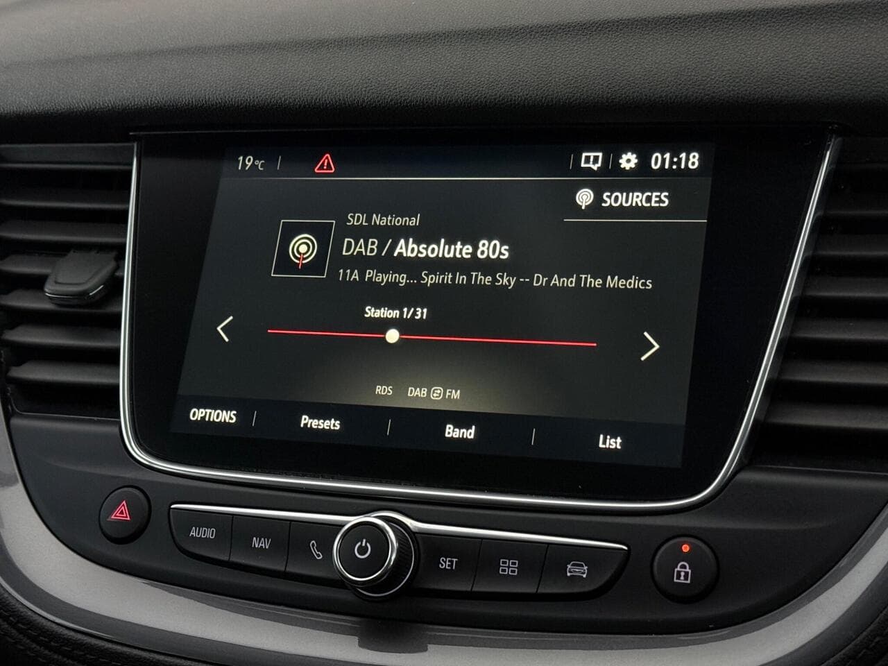 Vauxhall Grandland X thumbnail Infotainment System