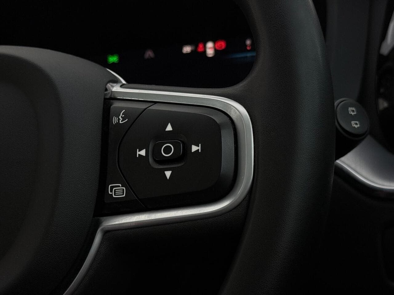 Volvo XC60 thumbnail Misc Controls