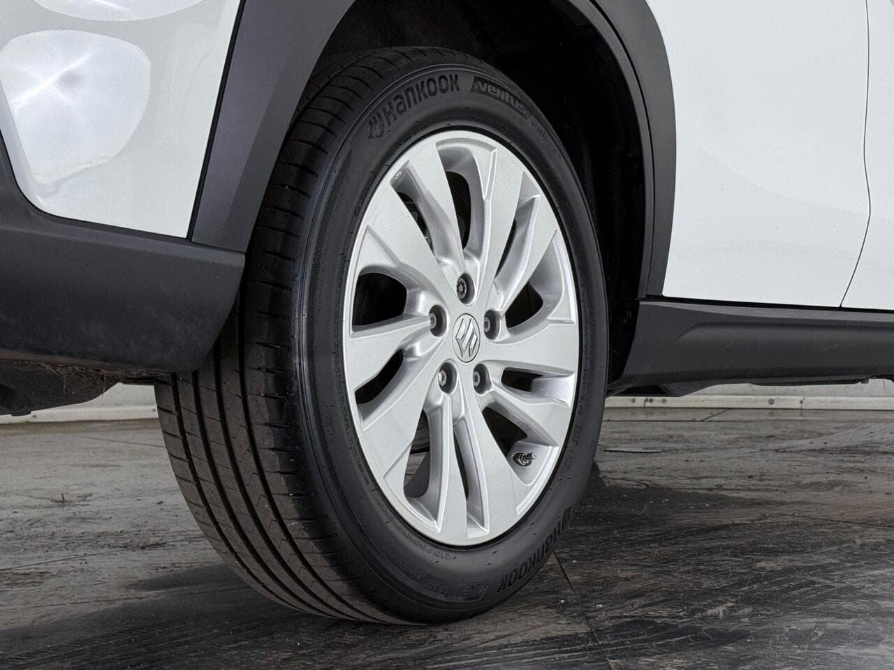 Suzuki S-Cross thumbnail Wheel