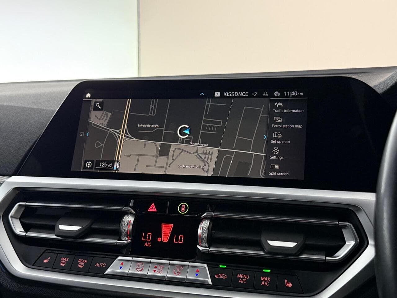 BMW 3 Series thumbnail Infotainment System