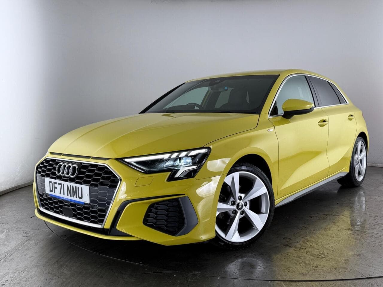 Audi A3 thumbnail Front Left