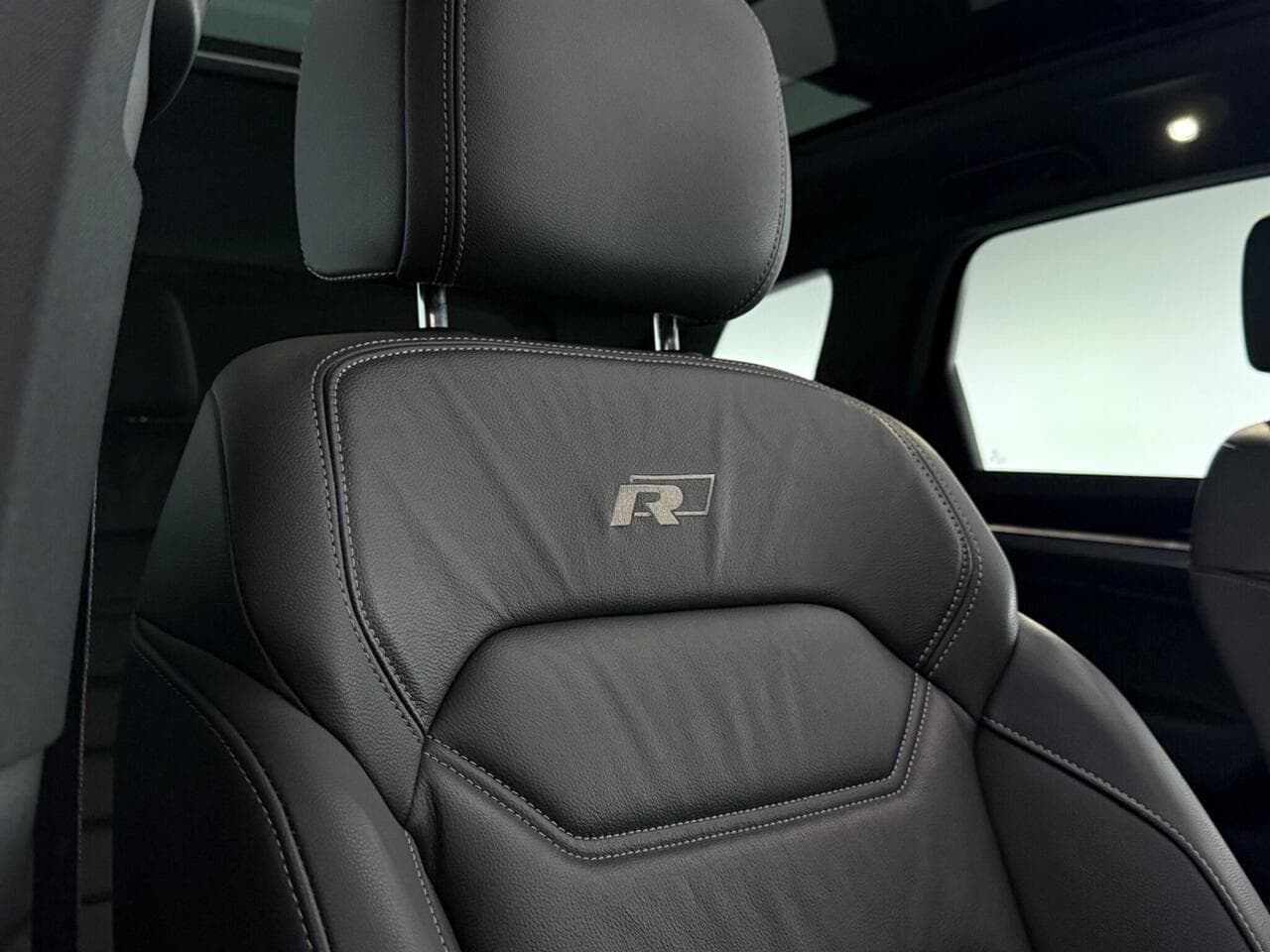 Volkswagen Touareg thumbnail Seat Driver