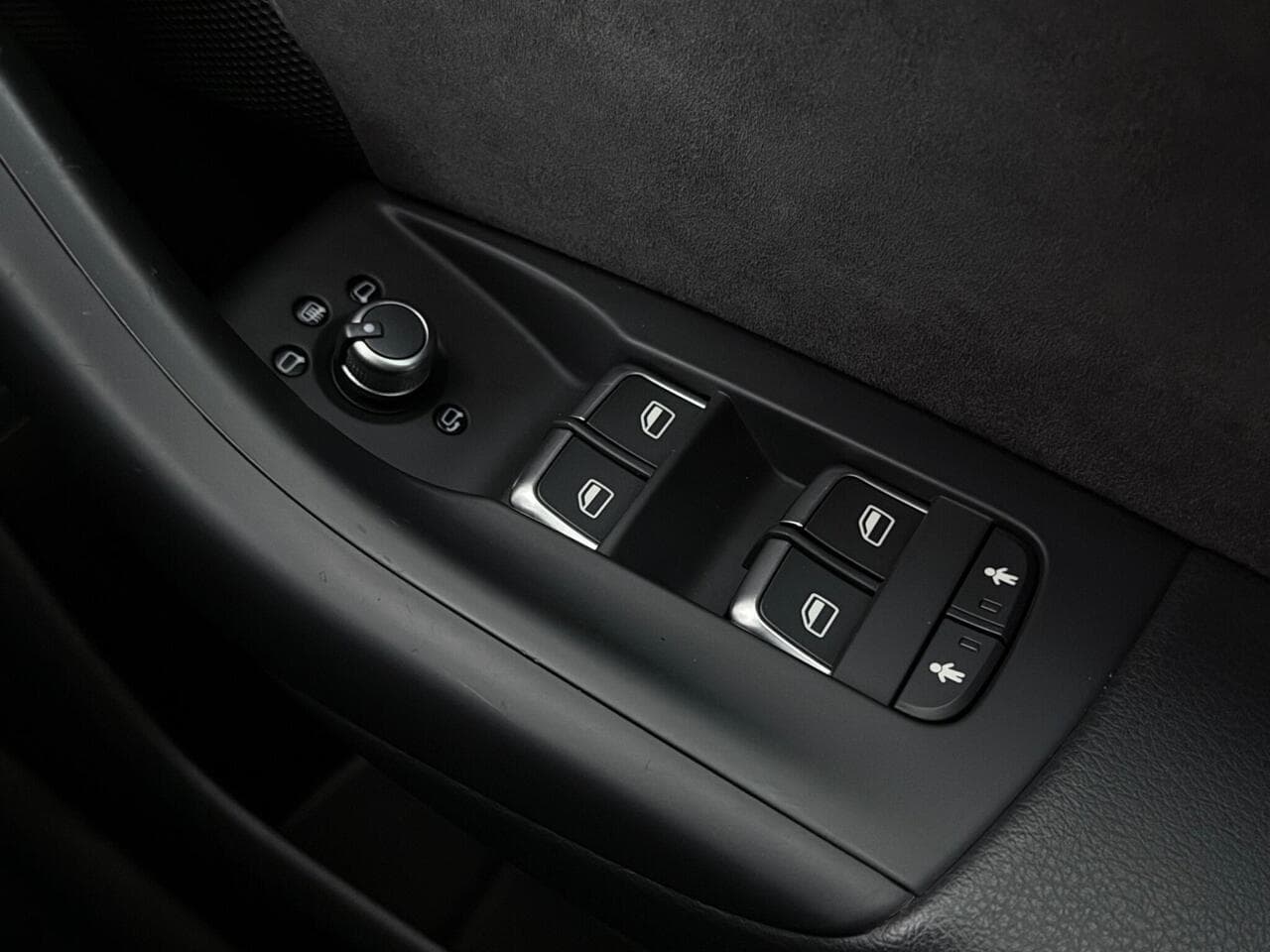 Audi Q3 thumbnail Misc Controls