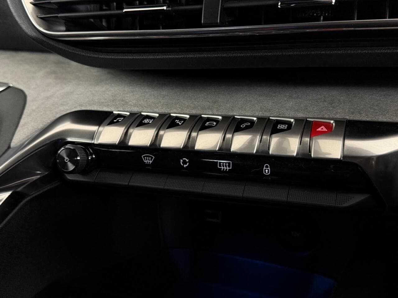 Peugeot 3008 thumbnail Misc Controls