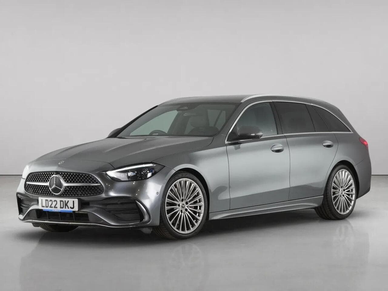 Mercedes-Benz C Class thumbnail Front Left