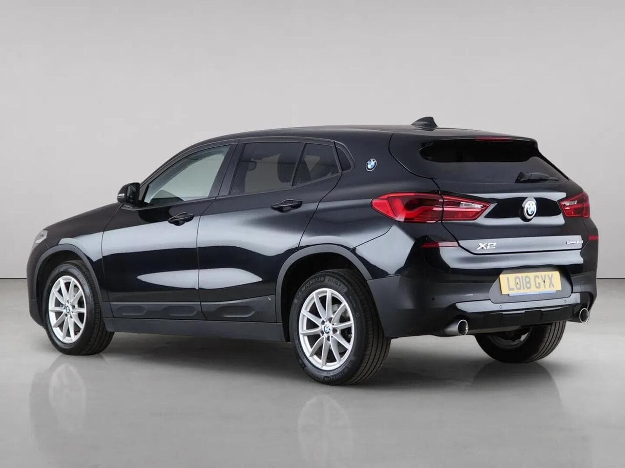 BMW X2 thumbnail Rear Left