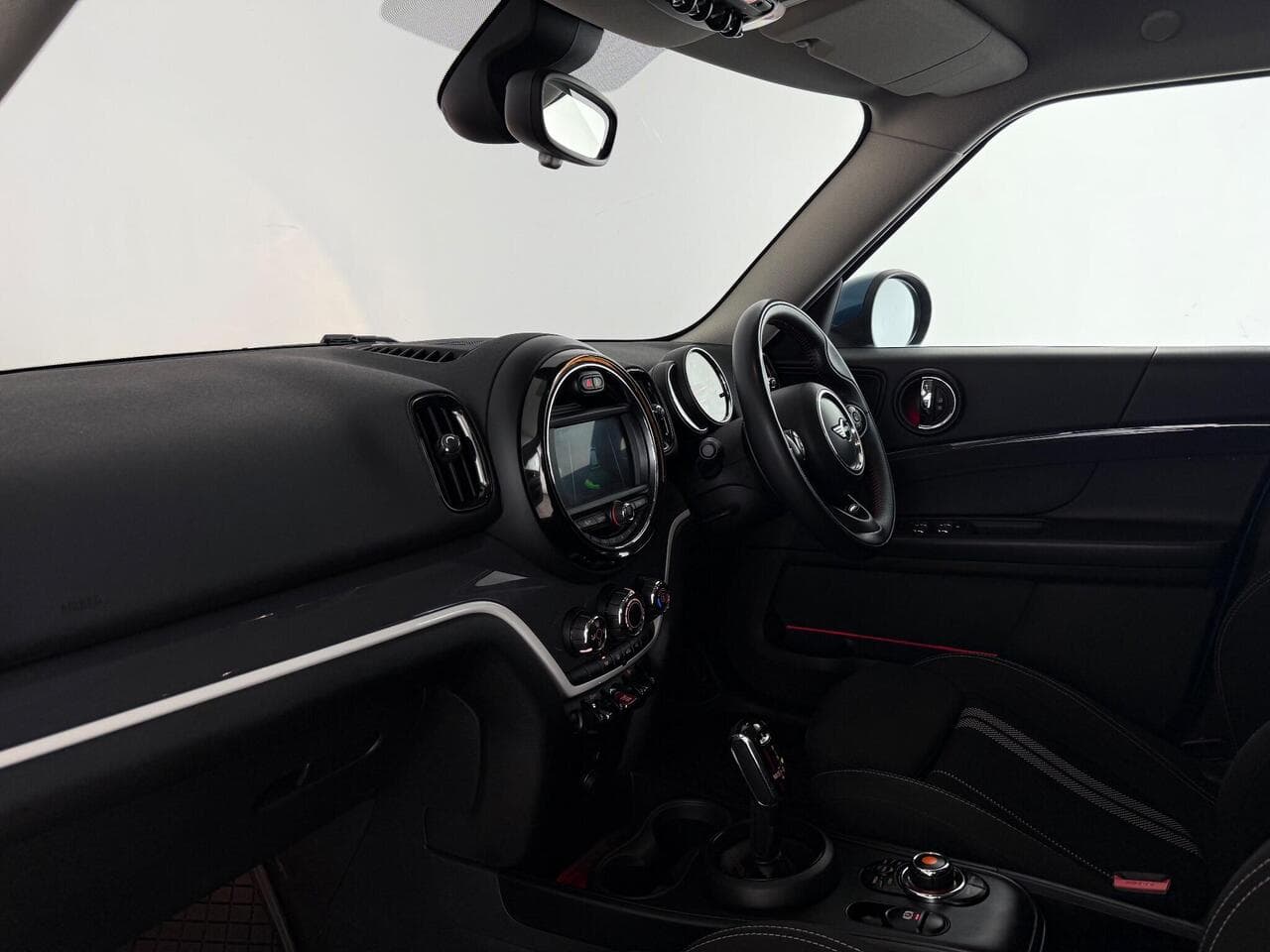 MINI Countryman thumbnail Interior Front