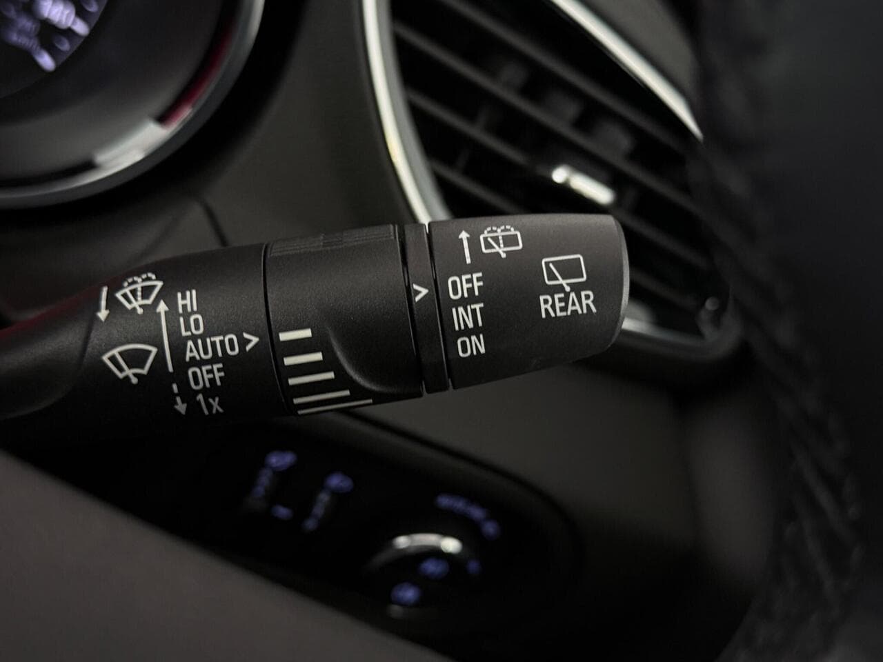 Vauxhall Grandland X thumbnail Misc Controls