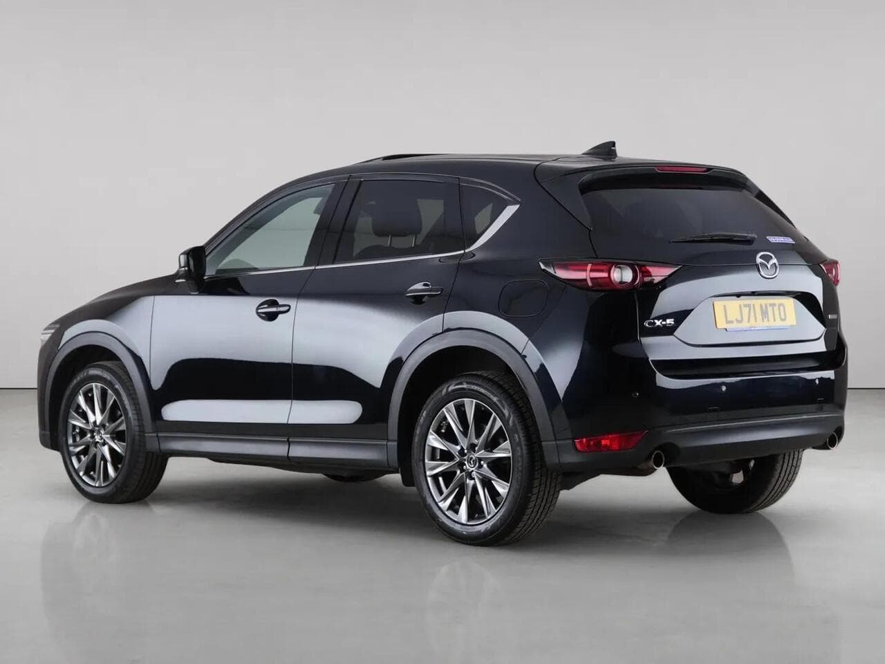 Mazda CX-5 thumbnail Rear Left