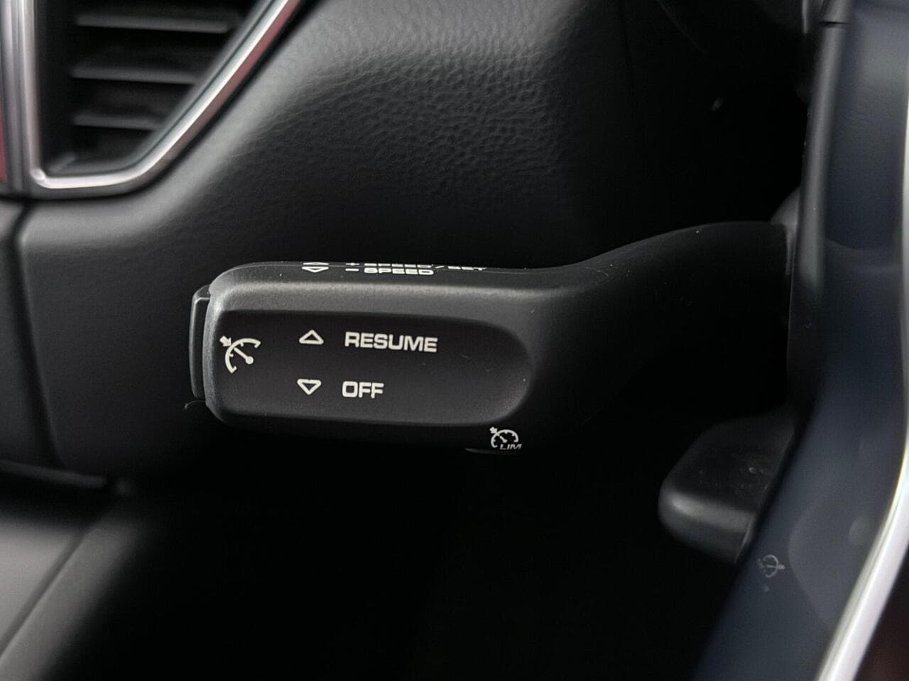 Porsche Macan thumbnail Misc Controls