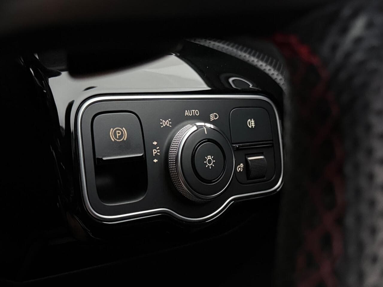 Mercedes-Benz A Class thumbnail Misc Controls