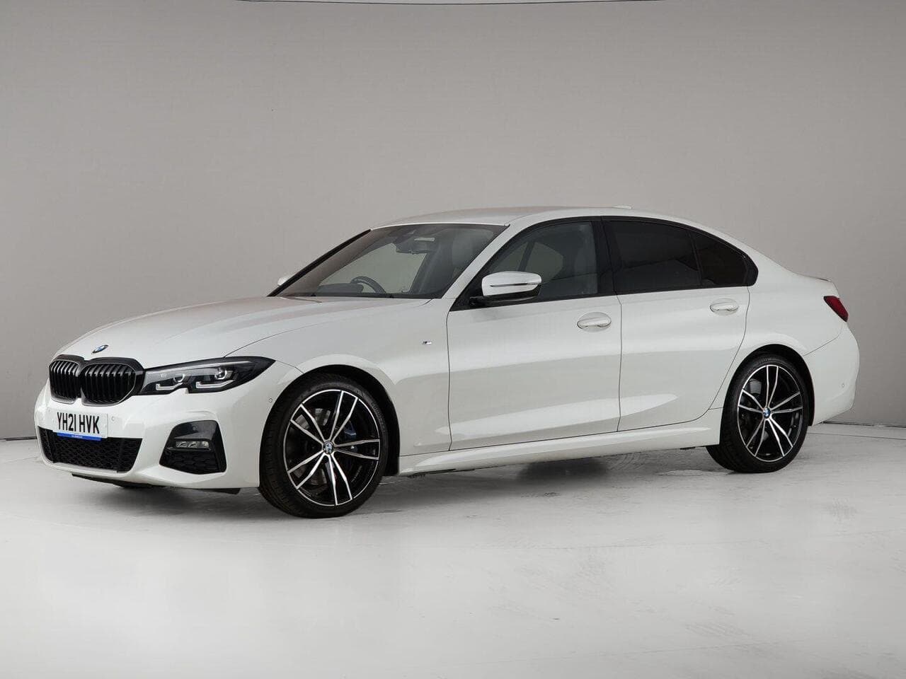 BMW 3 Series thumbnail Front Left