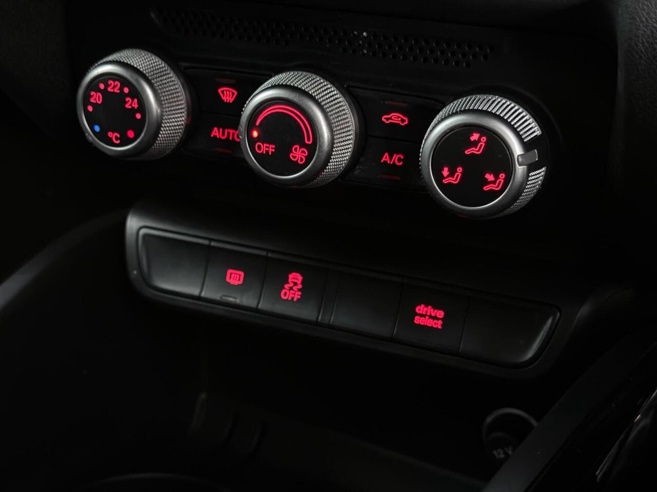 Audi A1 thumbnail Interior Front
