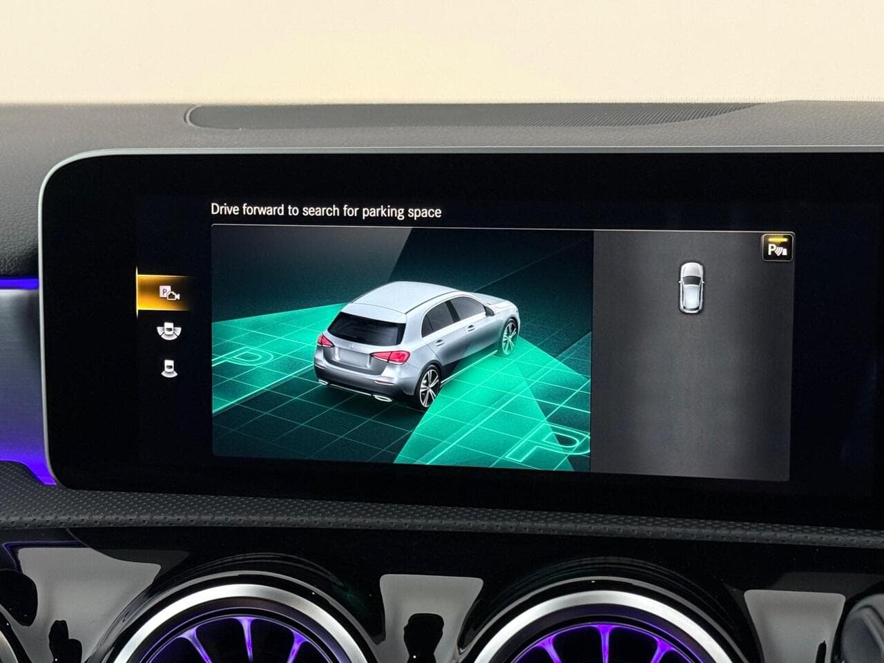 Mercedes-Benz A Class thumbnail Infotainment System