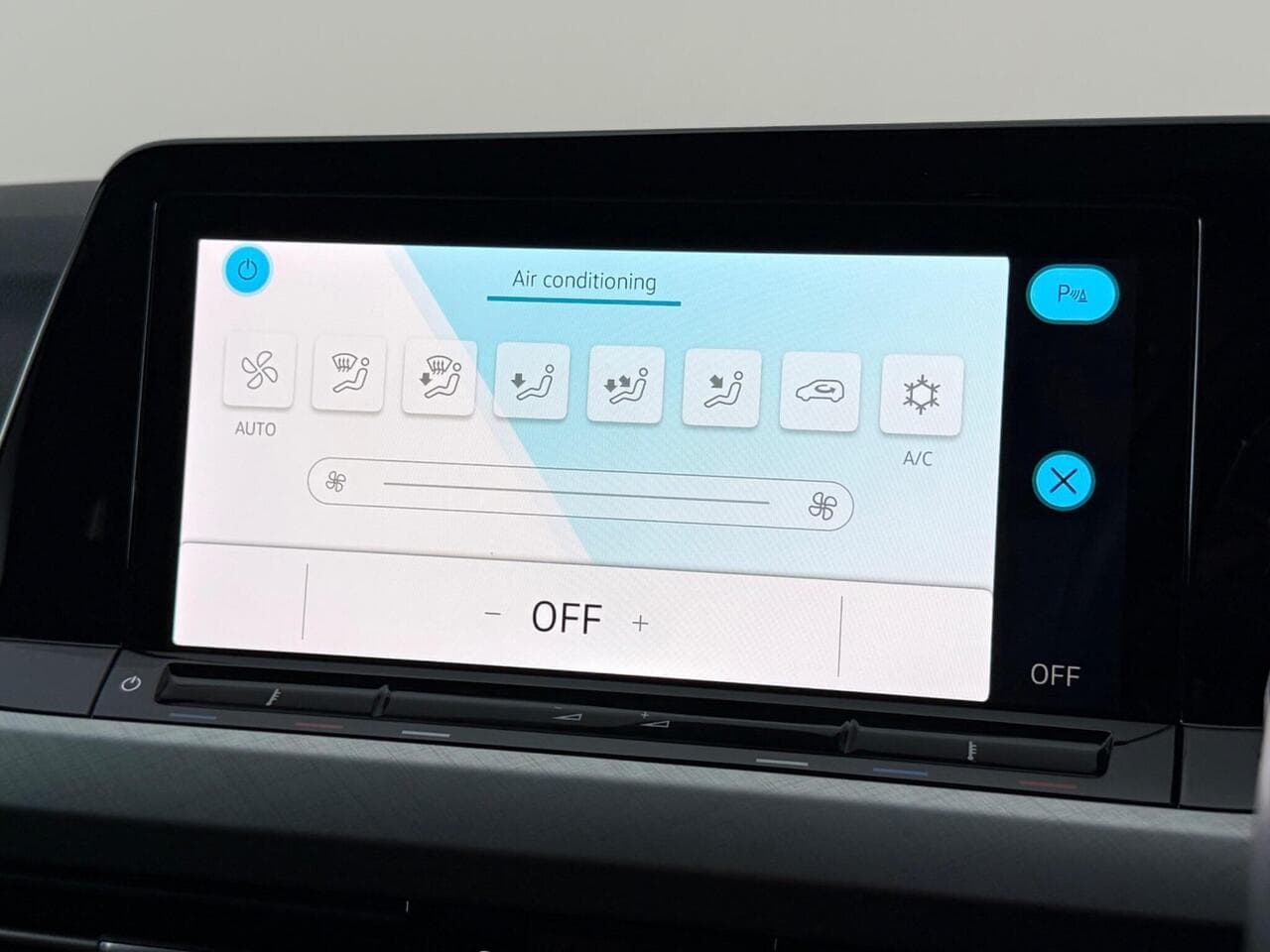 Volkswagen Golf thumbnail Infotainment System